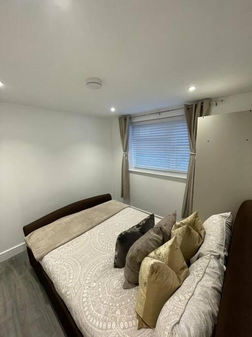 Stylish & Cosy 1 Bed Apartment Swindon Luaran gambar