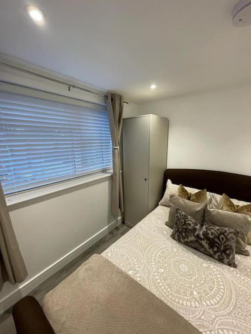 Stylish & Cosy 1 Bed Apartment Swindon Luaran gambar