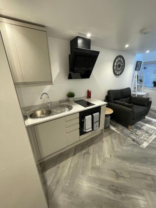 Stylish & Cosy 1 Bed Apartment Swindon Luaran gambar