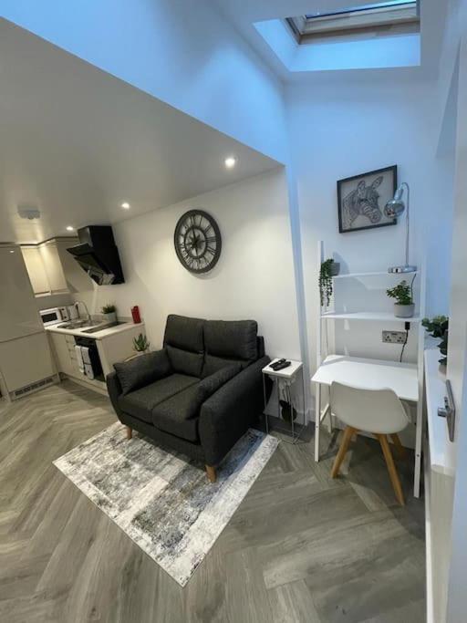 Stylish & Cosy 1 Bed Apartment Swindon Luaran gambar
