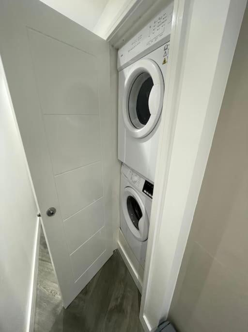 Stylish & Cosy 1 Bed Apartment Swindon Luaran gambar